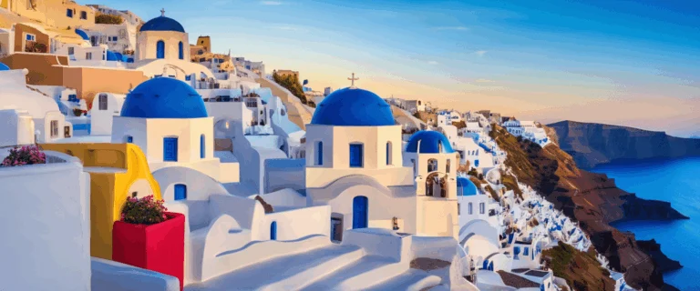 Voyager à Santorin : vol et hôtel tout compris pour des vacances réussies